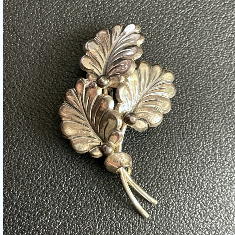 Vintage TEKA Silver Triple Leaf Brooch Pin Scalloped Botanical Design Signed 835